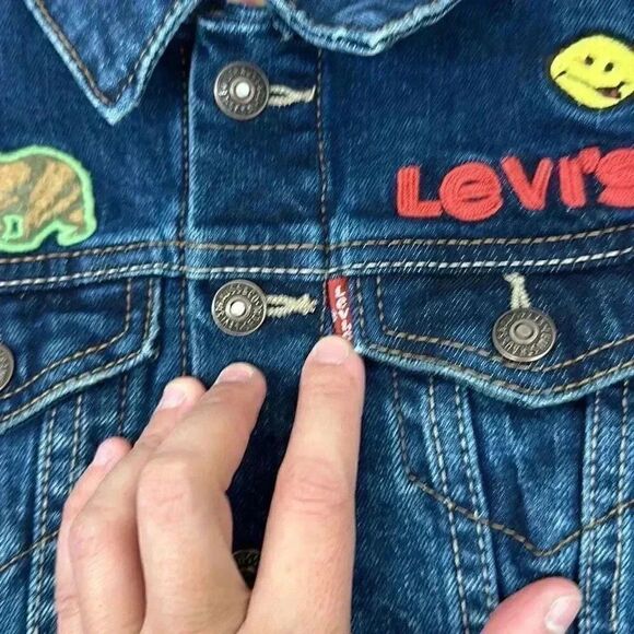 Levi’s Trucker Denim Jacket with Patches Children’s Sz 3T - Picture 4 of 9